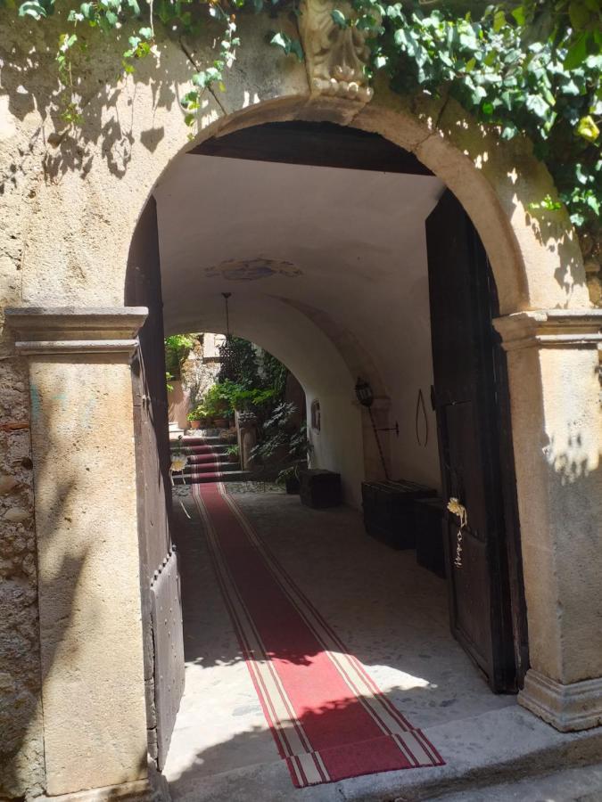 Hotel Palazzo Caracciolo à Gerace Extérieur photo